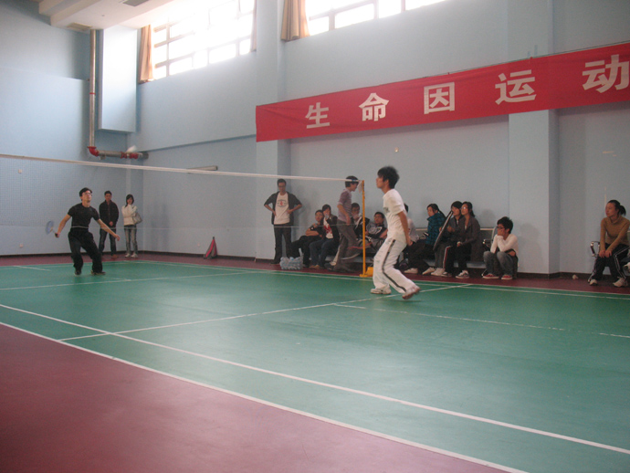 “新生杯”羽毛球赛,我院成功挺进四强